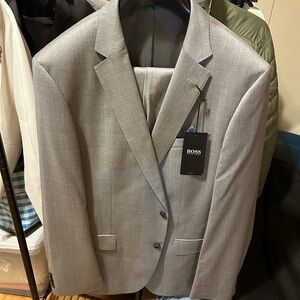 Boss Elegant Gray Men's Suit